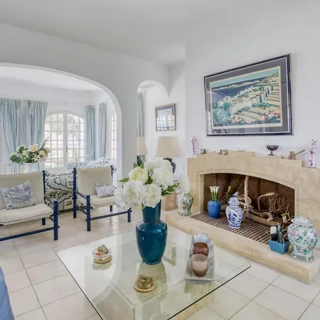 Magnificent Luxury Flat With Terrace In * Bandol