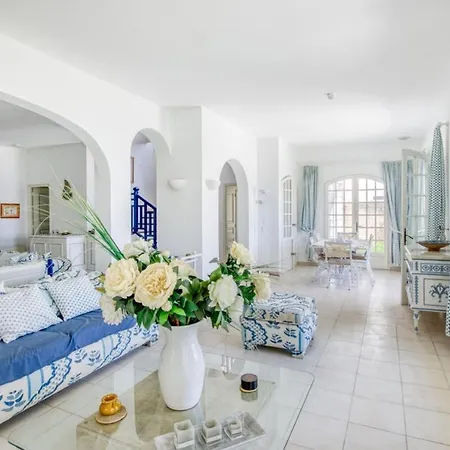Magnificent Luxury Flat With Terrace In Prázdninový dům *