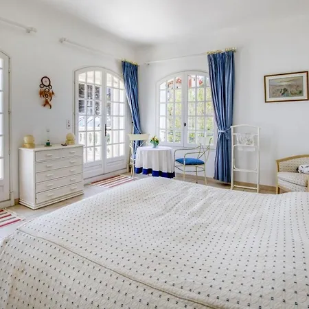 Magnificent Luxury Flat With Terrace In Semesterbostad